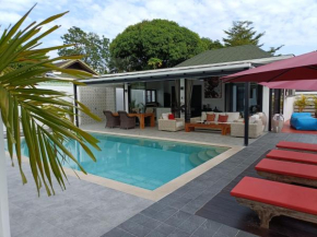 Beautiful private 3 bedroom villa with pool and gym